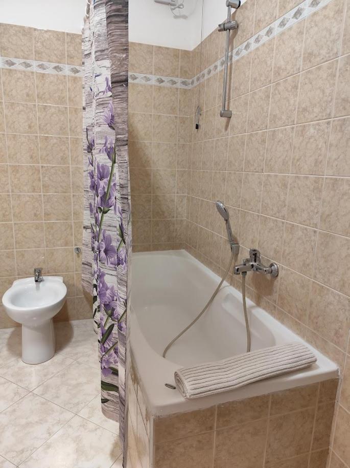 La Casa Di Giada, Appartamento In Villetta Con Aria Condizionata, Wi-Fi E Parcheggio Gratuito Poggi Esterno foto